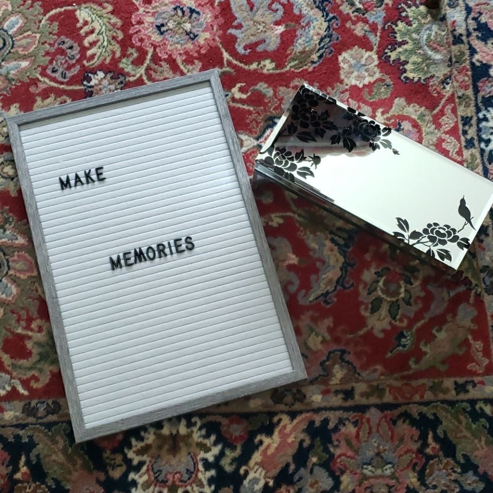 ‎Jewelry Mirror Case